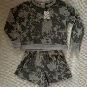 NWT Pink Rose gray abstract design short set